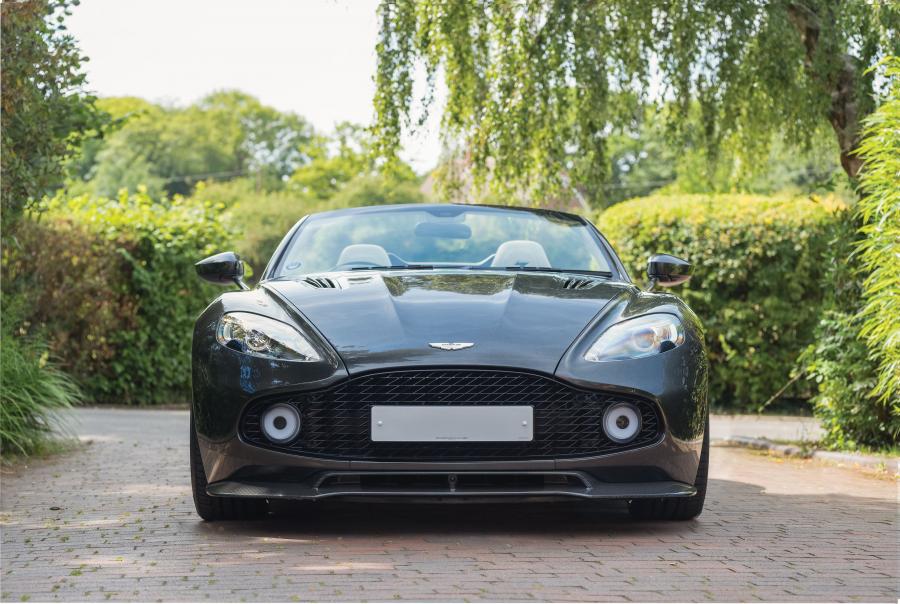  Aston Martin Vanquish Zagato Volante 2017 года  (UK) (фото 4 из 42)